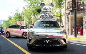 携手迪士尼中国灵动出“奇”，smart米奇限定艺术车魔都首秀